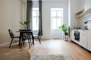 Vince Design Apartment - Image 4