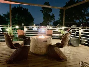 Bates Hendricks Luxe with Roof Deck - Image 2