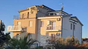 Garden house by the sea - Image 2