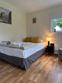 Small Seaside Cottage - Image 4