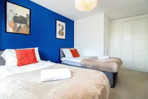 Host & Stay - Wilshire Way - Image 5