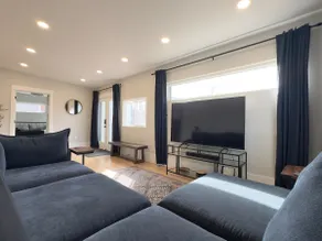 Spacious Luxury Denver Dream Home with HOT TUB - Image 3