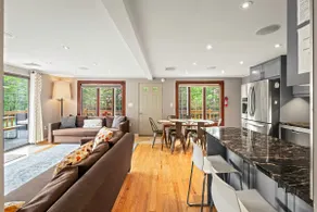 Modern house, Hot Tube, lakes, pools, water parks, Ski, tennis A/C Free WiFi - Image 2