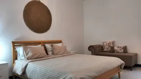 Nice first floor between the sea & the cliff - Image 4