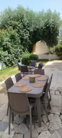 Nice first floor between the sea & the cliff - Image 3