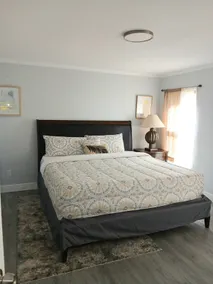 This charming home offers comfort and convenience - Image 4