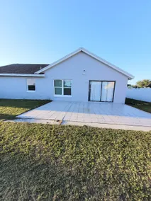 This charming home offers comfort and convenience - Image 3