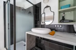 T2 Cocoon, 4 people Air conditioning – Marseille, stadium 15 min away - Image 3