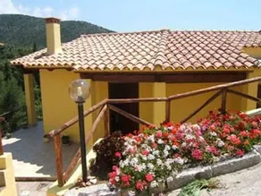 Chia villa with terrace surrounded by greenery - Image 2
