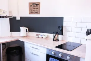 Portsmouth Apartment *Newly refurbished *Central - Image 5