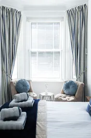 Portsmouth Apartment *Newly refurbished *Central - Image 3