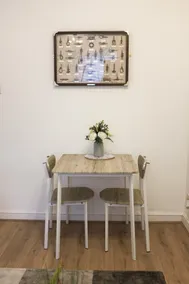 Portsmouth Apartment *Newly refurbished *Central - Image 4