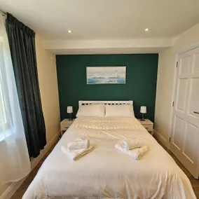 Carrick - Town Centre Apartment - Image 3