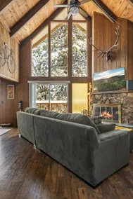 Lake Arrowhead Cabin• AC• Hot Tub • Outdoor Movies - Image 2