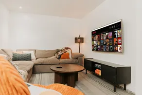 6BR, Hot Tub, Lakefront - Muskoka Sunset Retreat - Image 5