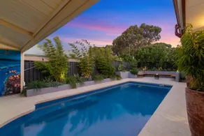 5BRs and pool luxury home - Image 3