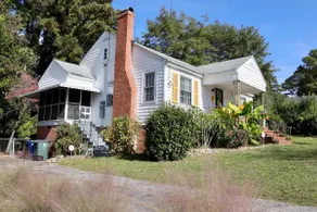The Sunny Bungalow - Image 2