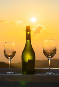 Black Glass Haus Sunset, Hot-Tub - Image 4