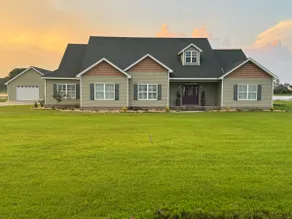 Country Getaway Lakeside Home - Image 5