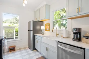 Twelve Palms Cottage-Downtown near golf+beaches! - Image 2