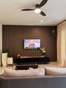 Cozy Botanical Garden House - Image 2