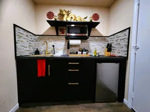 Asian Zen: Jacuzzi, Kitchenette, Near Victoria Sq - Image 3