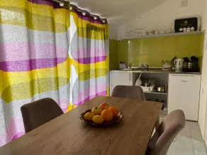 4 Person Studio with a kitchen - Image 5