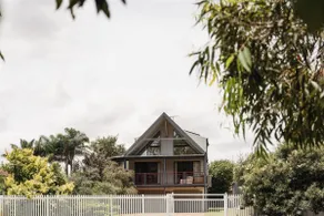 Boutique Riverside Retreat | near Dwellingup - Image 2
