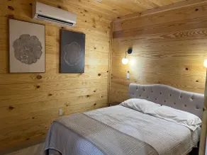 Cabin on lake. - Image 2
