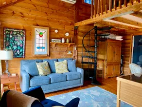 Broadwing Farm Cedar Cabin-Hot Tub med frisk, varmt mineralvand - 85 Acre Farm - Image 2