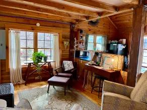 Broadwing Farm Cedar Cabin-Hot Tub med frisk, varmt mineralvand - 85 Acre Farm - Image 4