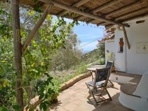 Rustic country cottage - Image 2