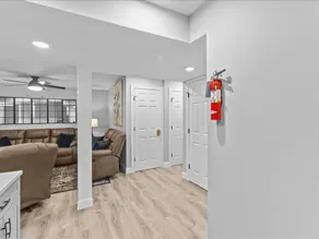 Convenient 3BR Apt in So. Burlington - Image 2