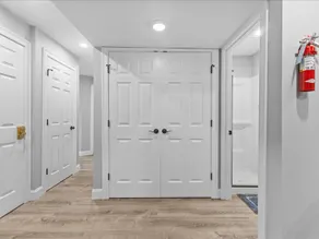 Convenient 3BR Apt in So. Burlington - Image 5