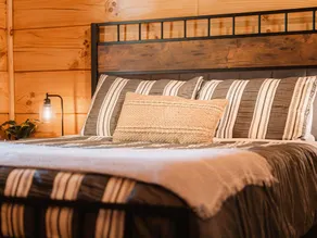 ”Chantilly Ridge” - A Quiet Mtn Getaway w/ Hot Tub - Image 4