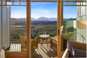 5th Flr Premier 1Bdr•Deck•Fireplace•River Views - Image 2