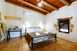 Xanthippi's Traditional House in Pemonia - Image 5