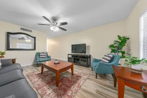 Fresh & Clean 2, Near Food, Nightlife & Beaches! - Image 3