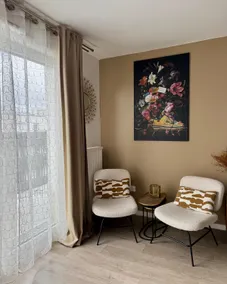 Spacious with panoramic view - Image 3