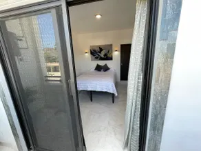 Modern apartment in La Paz - Image 4