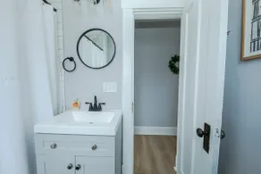 1-BR Modern Cincinnati Retreat w/ Parking - Image 4