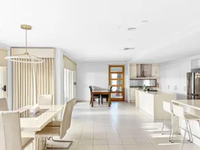Lakeside House in Manor Lakes - Image 3