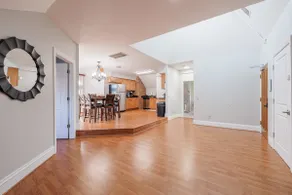 Two Bedroom Victorian Strathallan Apartment - Image 4