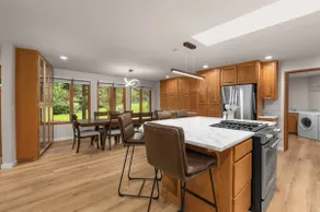 Luxury Issaquah Retreat, 6 Beds Sleeps 10, Family+ - Image 4