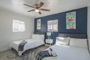 Luxurious 3BD House| Central PHX | Free Parking - Image 5
