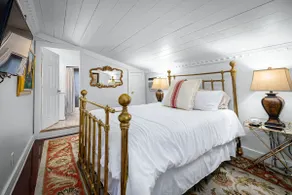 The Petite Chateau at Zink Haus: 2B/2B Downtown - Image 5