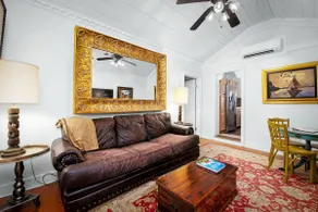 The Petite Chateau at Zink Haus: 2B/2B Downtown - Image 4