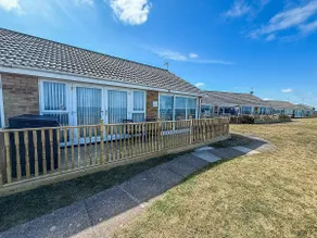 Bungalow 14 - Image 2