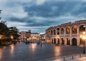 Elegant Domus: [4 min to Arena, private parking] - Image 5
