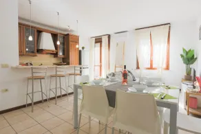 Elegant Domus: [4 min to Arena, private parking] - Image 3